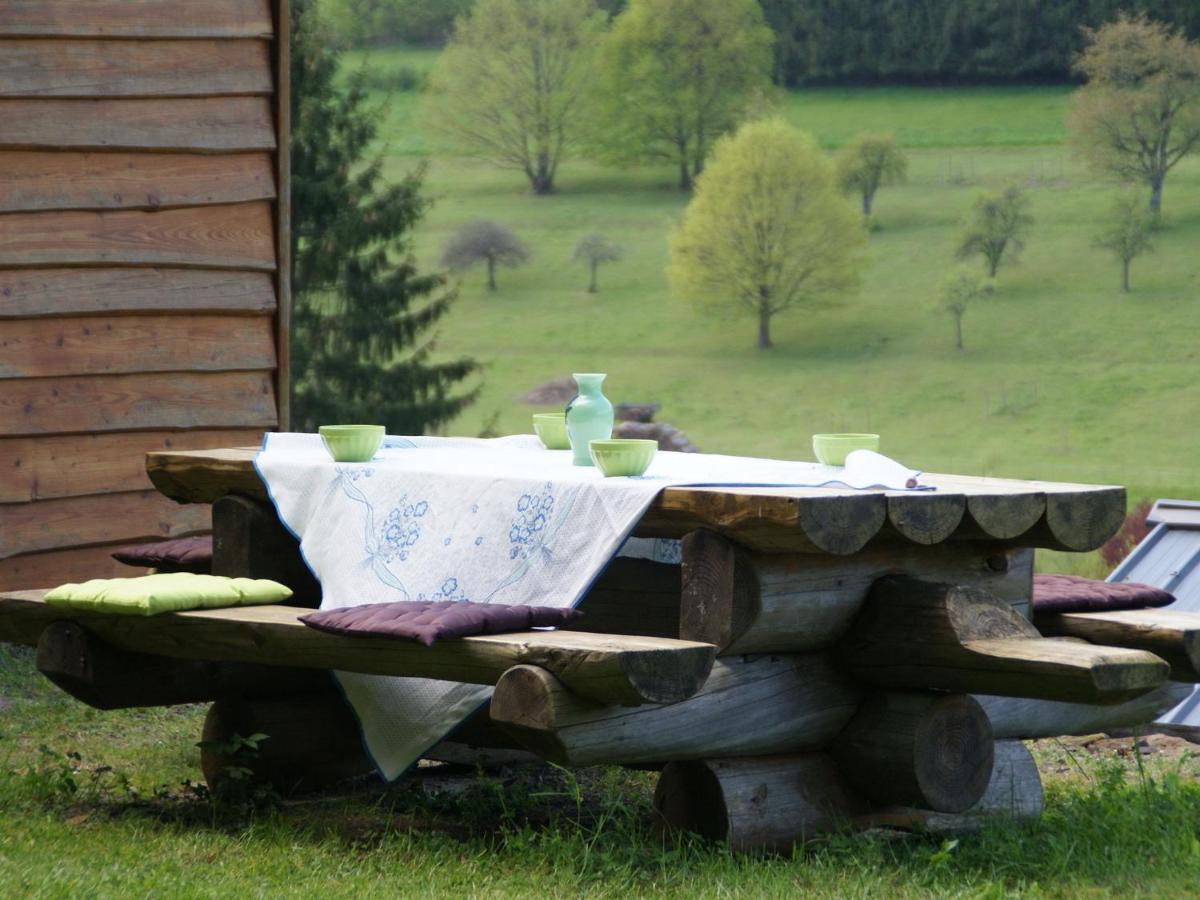 Cosy Holiday Home With Garden In Walscheid Esterno foto