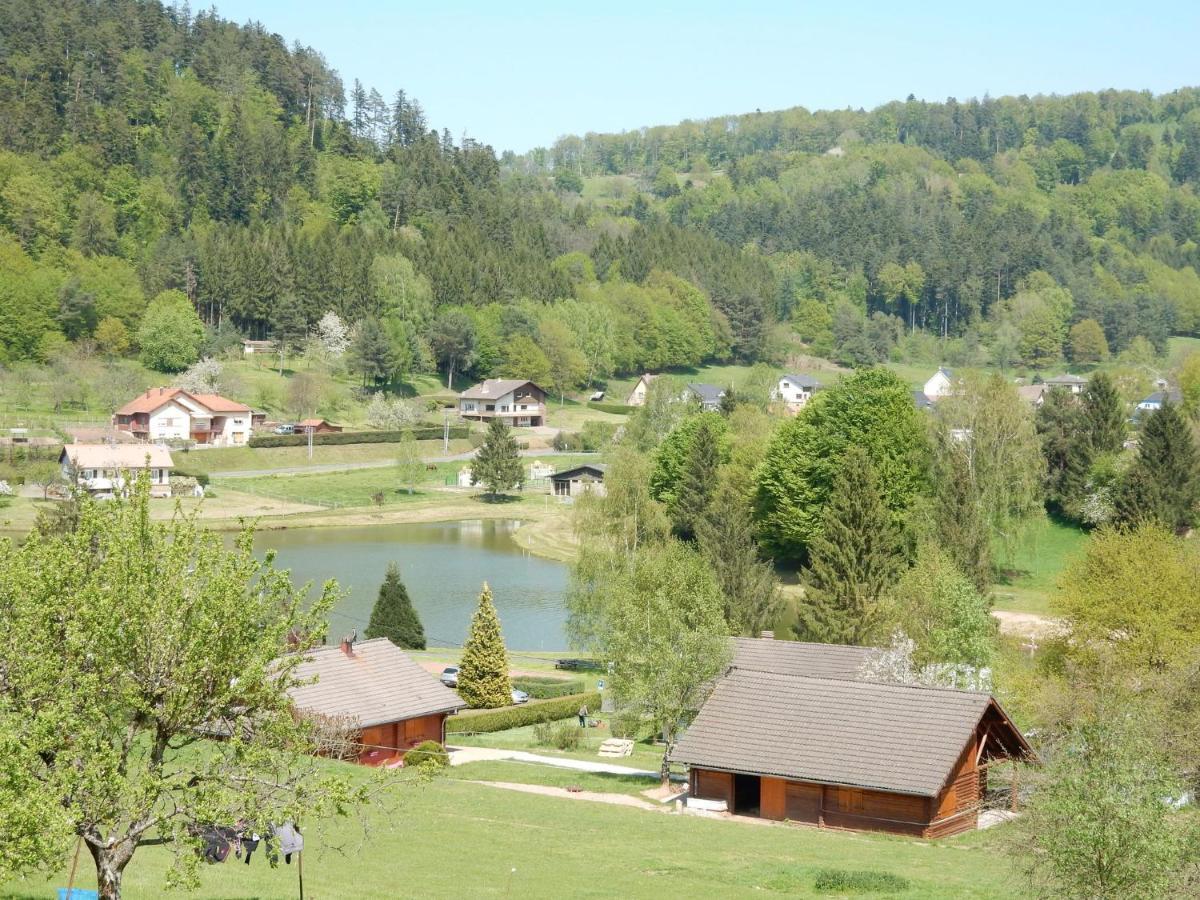 Cosy Holiday Home With Garden In Walscheid Esterno foto
